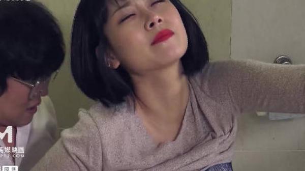 MFK-0064淫欲爆发的厕所性爱